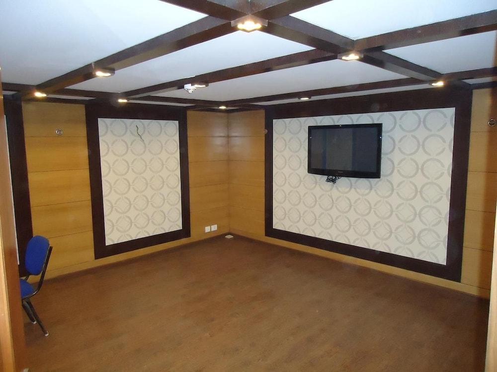 Almondz Hotel Νέο Δελχί Εξωτερικό φωτογραφία