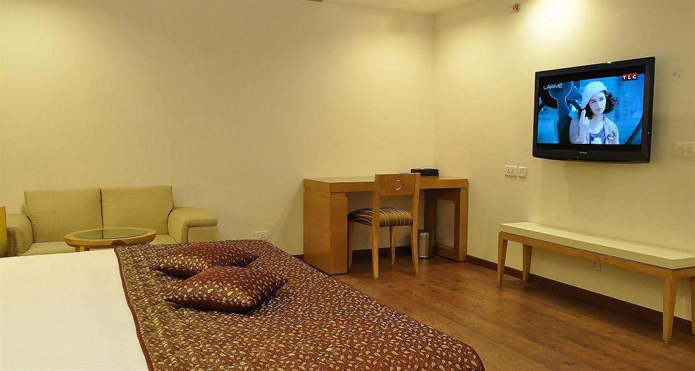 Almondz Hotel Νέο Δελχί Εξωτερικό φωτογραφία